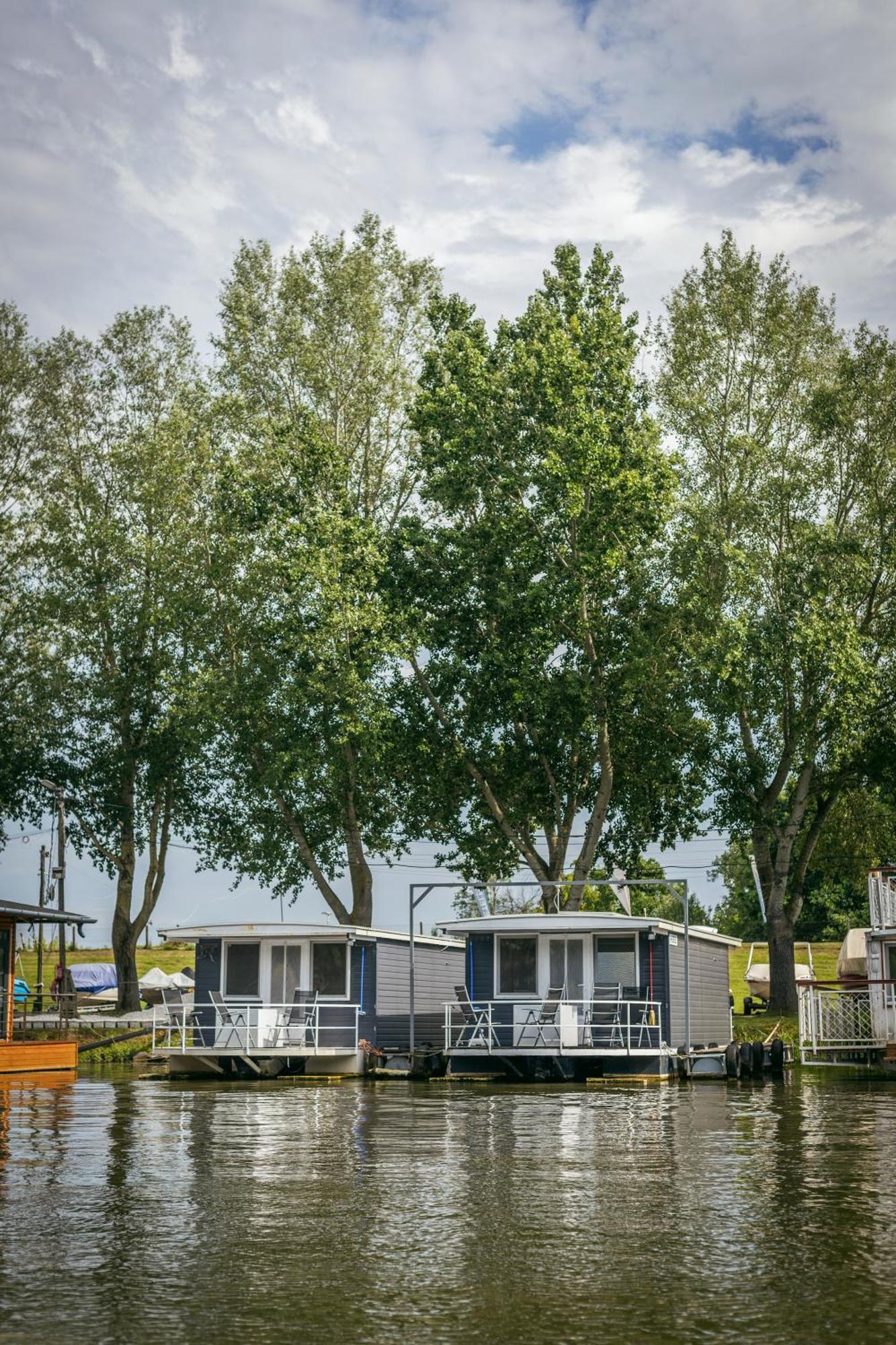 Lakóhajó, úszóház - Tisza-tó Hotel Tiszafüred Kültér fotó